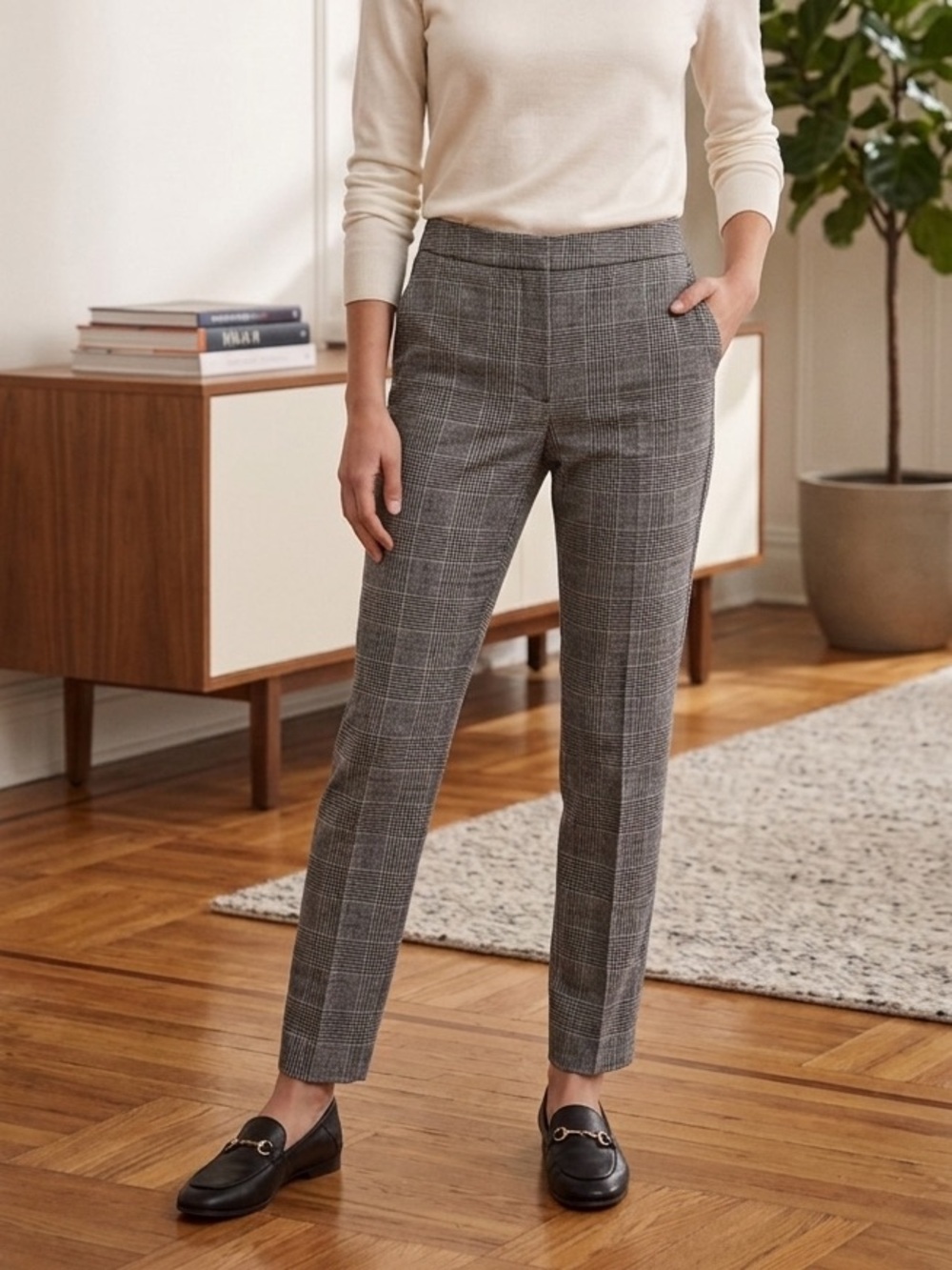 H&M Women's Gray Plaid Tailored trousers micro houndstooth pattern